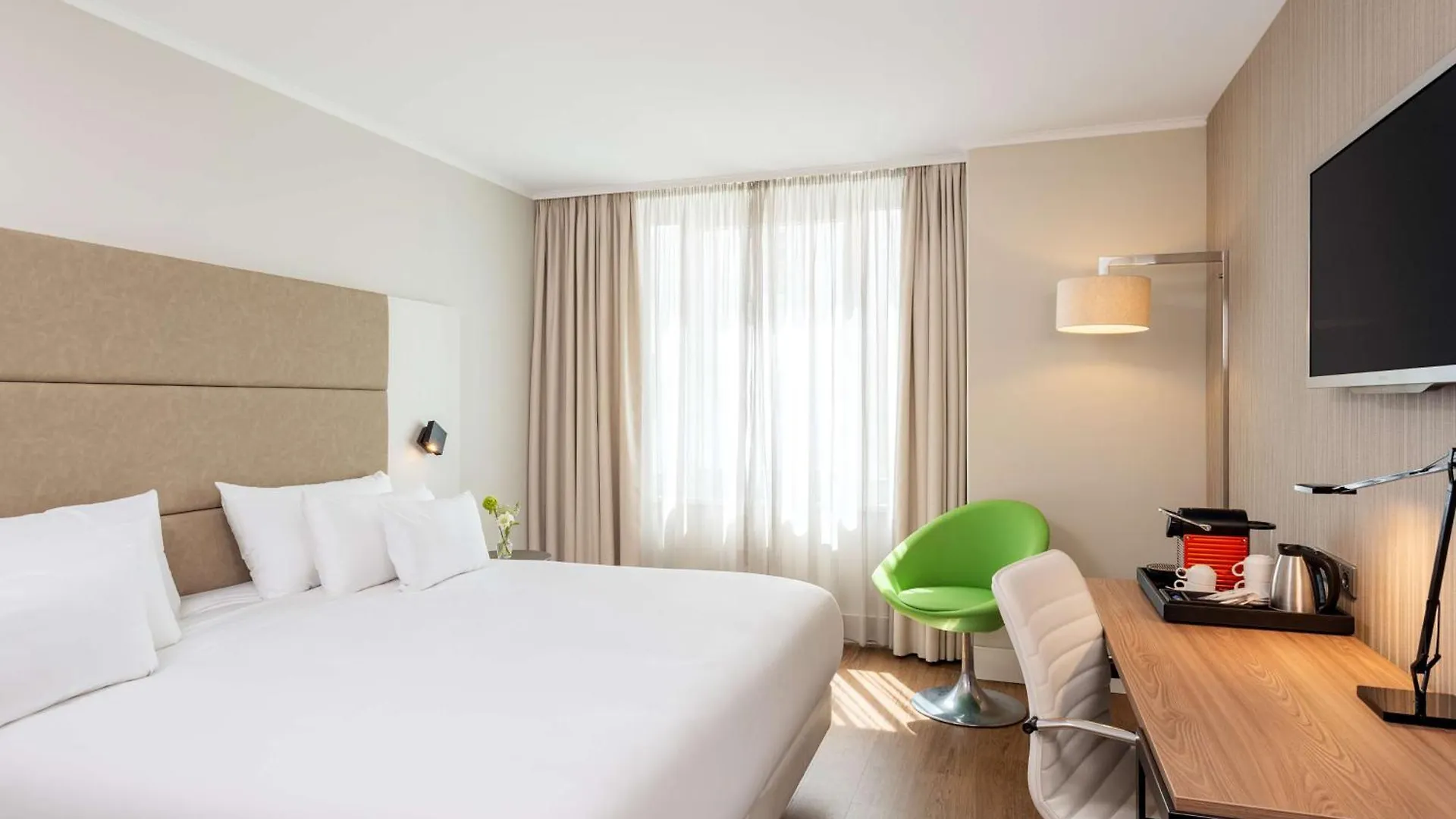 Отель Nh Collection Berlin Mitte Am Checkpoint Charlie 4*,